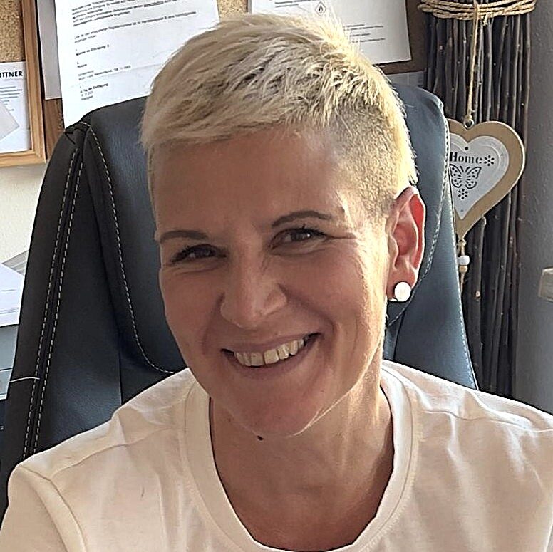 Simone Hoefer-stellv.-Pflegedienstleiterin-02